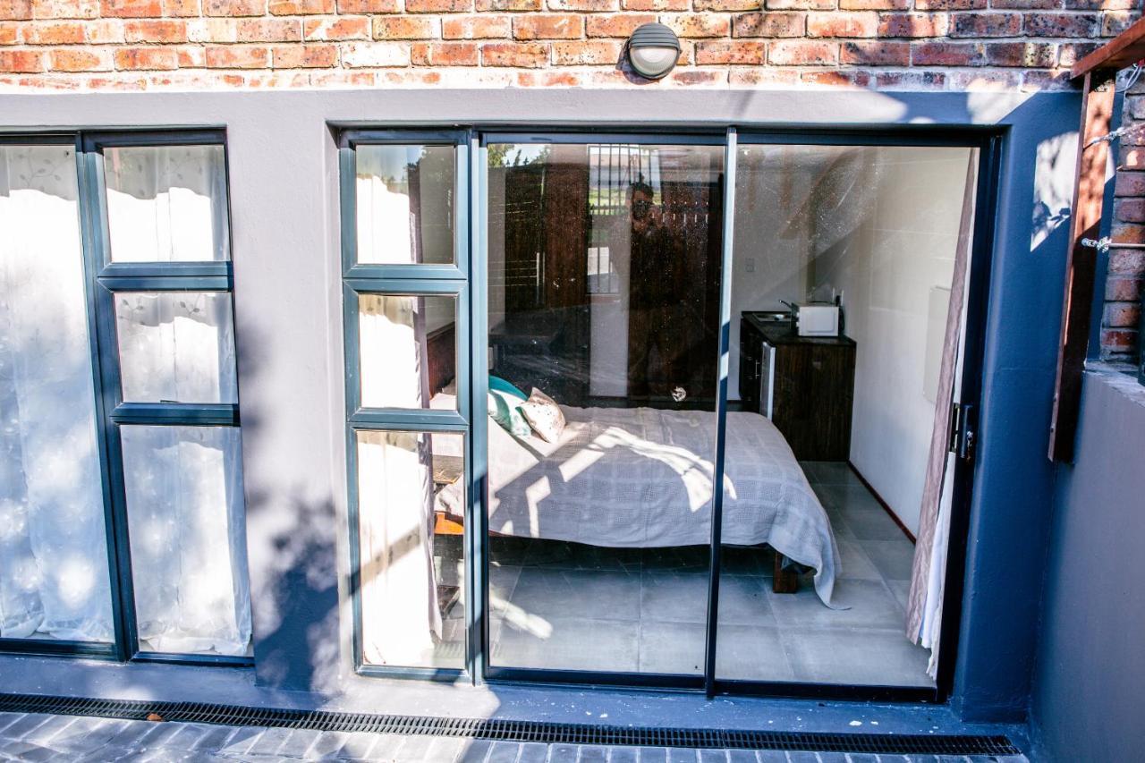 Peaceful 1-Bedroom Flatlet, 10 Min From The Beach Cape Town Exterior photo